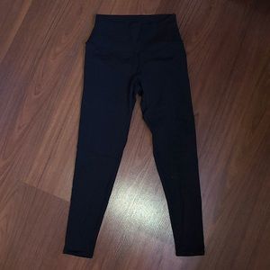 Alo 7/8 Airbrush Leggings - LIKE NEW